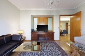 luxury Living room with Cable TV