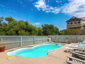 Welcome to SeaEsta! Relax with a Private Pool, bubbly Hot Tub, and a 6-minute walk to the beach!