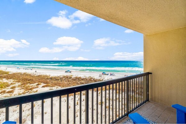 You just can't get enough of the view! You will feel the stress melt away!