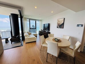 Open plan living / balcony area