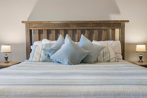 King Suite - King Bed