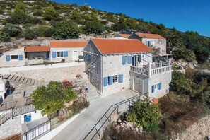 Villa in Zavala