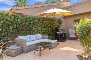 Private Front Courtyard w/ BBQ!