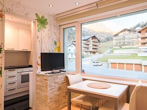 Design Intérieur, Meubles, Sol, Plafond, Pièce, Sol, Appartement, Domicile, Chaise, Salon