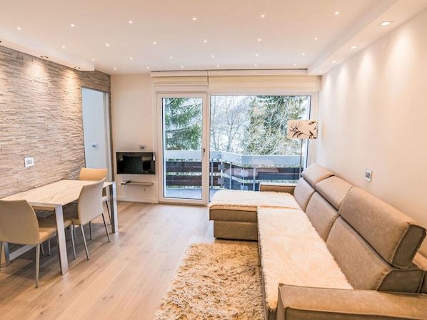 Blau, Stuhl, Gartenmöbel, Design, Schatten, Tisch Im Freien, Eco Hotel, Terrasse, Zimmerpflanze, Daylighting