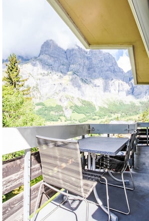 Blau, Stuhl, Gartenmöbel, Design, Schatten, Tisch Im Freien, Eco Hotel, Terrasse, Zimmerpflanze, Daylighting