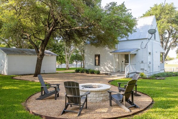The Bybee, Nest, Winn and Reed units all share the outdoor fire pit.