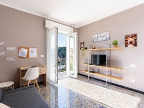 Blau, Stuhl, Gartenmöbel, Design, Schatten, Tisch Im Freien, Eco Hotel, Terrasse, Zimmerpflanze, Daylighting