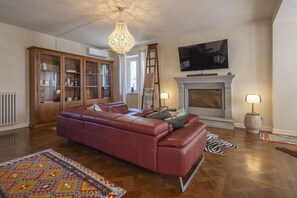 Autumn, Living Room, Spring, Summer