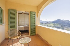 Autumn, Balcony / Terrace / Patio, Spring, Summer
