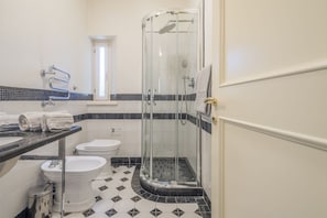 Autumn, Bathroom, Spring, Summer