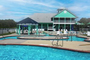 Bermuda Bay Community Pool 