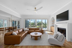 Living Area (Fireplace Not Available for Guest Use)