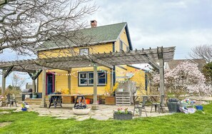 Rear patio and pergola in early spring 