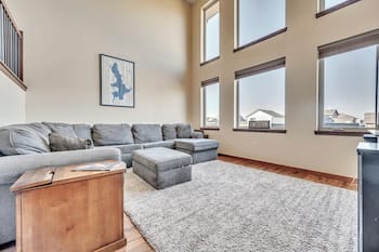 Charming Bridges Bay Cabin! Waterpark & Pet Friendly