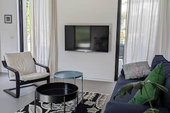 BETWEEN VALLEY & MOUNTAIN - Charming guest suite in tranquil Yokne'am Hamoshava