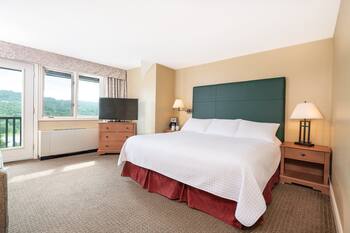King Room | Ski-In Resort Stay