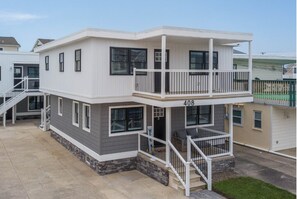 Your Wildwood home base—updated, modern, and family-friendly.
