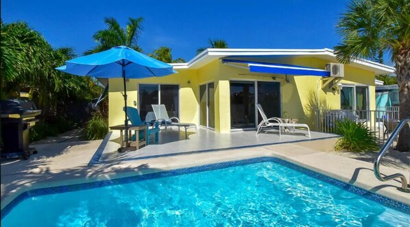 12 Man of War paradise retreat