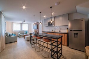 Bar / kitchen