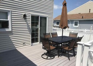 Large Deck & Outdoor Dining Area