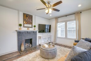 Living Room | 1st Floor | Free WiFi | Smart TV