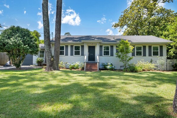 Charming Betton Hills home less than 10 mins to Doak Campbell Stadium & FSU