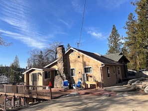 Lakefront house with plenty of parking