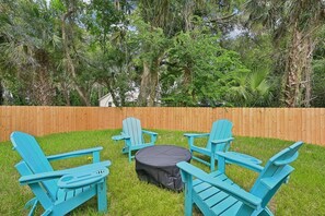 Wood firepit with 4 adirondak chairs