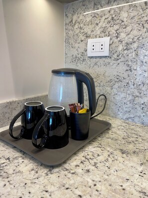 Kaffee und/oder Kaffeemaschine