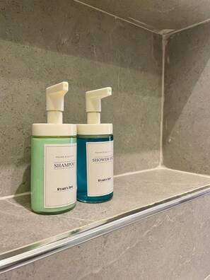 Badezimmerausstattung