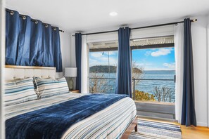 The Master Bedroom view is breath taking. Wake to the sound of the waves.