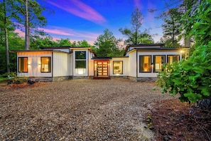 Front Entry - 1 Story cabin