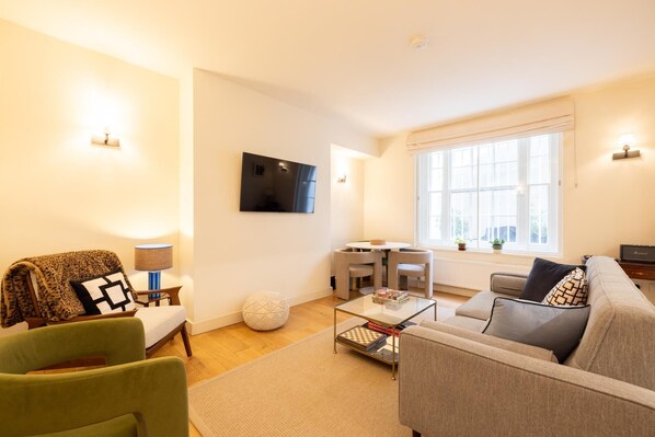Hideaway by Gledhow Gardens, 2 Bedroom apartment (6390)