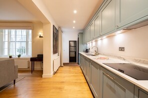 Hideaway by Gledhow Gardens, 2 Bedroom apartment (6397)