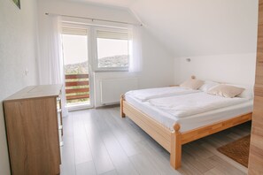 Schlafzimmer 1