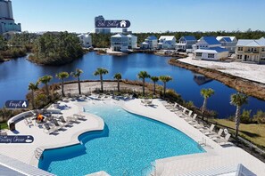A peaceful retreat, surrounded by water and nature’s beauty.