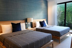 Habitación principal con vista al jardín