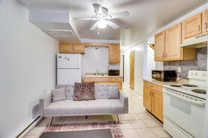 Living Room | Full Futon | Free WiFi