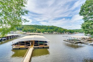 Knolls Resort Condominiums | Community Amenities | Dock