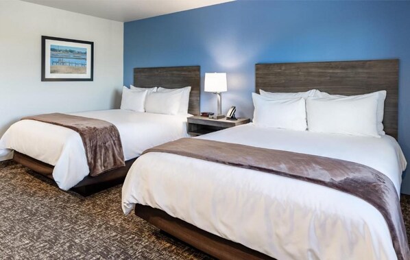 Unit with 2 Queen beds. Exact unit will be assigned upon arrival. Views, colors, and decor may vary.