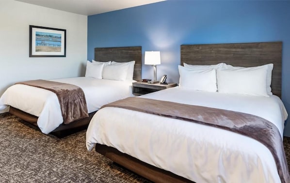 Unit with 2 Queen beds. Exact unit will be assigned upon arrival. Views, colors, and decor may vary.
