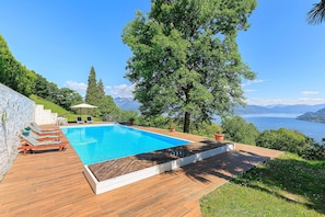 Villa Poggio al Lago - Stresa, Lake Maggiore - NORTHITALY VILLAS Vacation rental