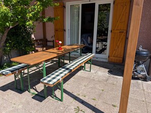 屋外ダイニングエリア
