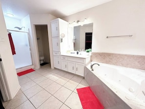 ✨ Spa-Like Serenity Awaits ✨
Step into your private oasis of relaxation, where cleanliness and comfort come first. The luxurious jetted tub invites you to soak away stress, while the spacious walk-in shower offers a refreshing escape. A separate toilet area ensures privacy, and the double vanity with bright lighting is perfect for getting ready in style.
Every detail is desig...