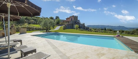 Building Exterior, Outdoor, Pool