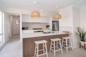 Kitchen (2)