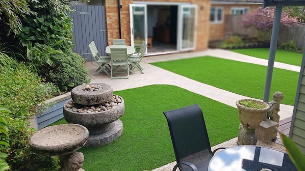 Beautiful, serene private garden