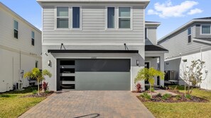 5 Bedroom home exterior and driveway