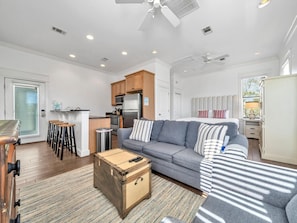 "Simply the Beach" carriage house in Seacrest!